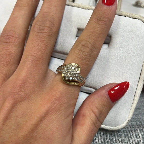 373320 10k yellow gold Diamond - Picture 1 of 2